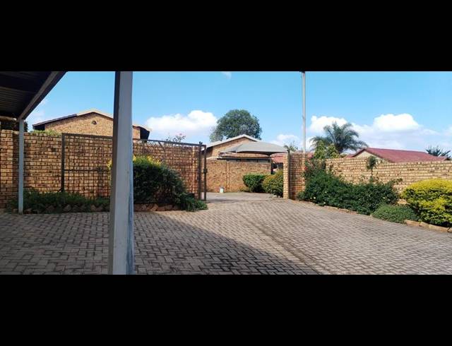 3 BEDROOM PROPERTY TO RENT IN GROBLERPARK EXT
